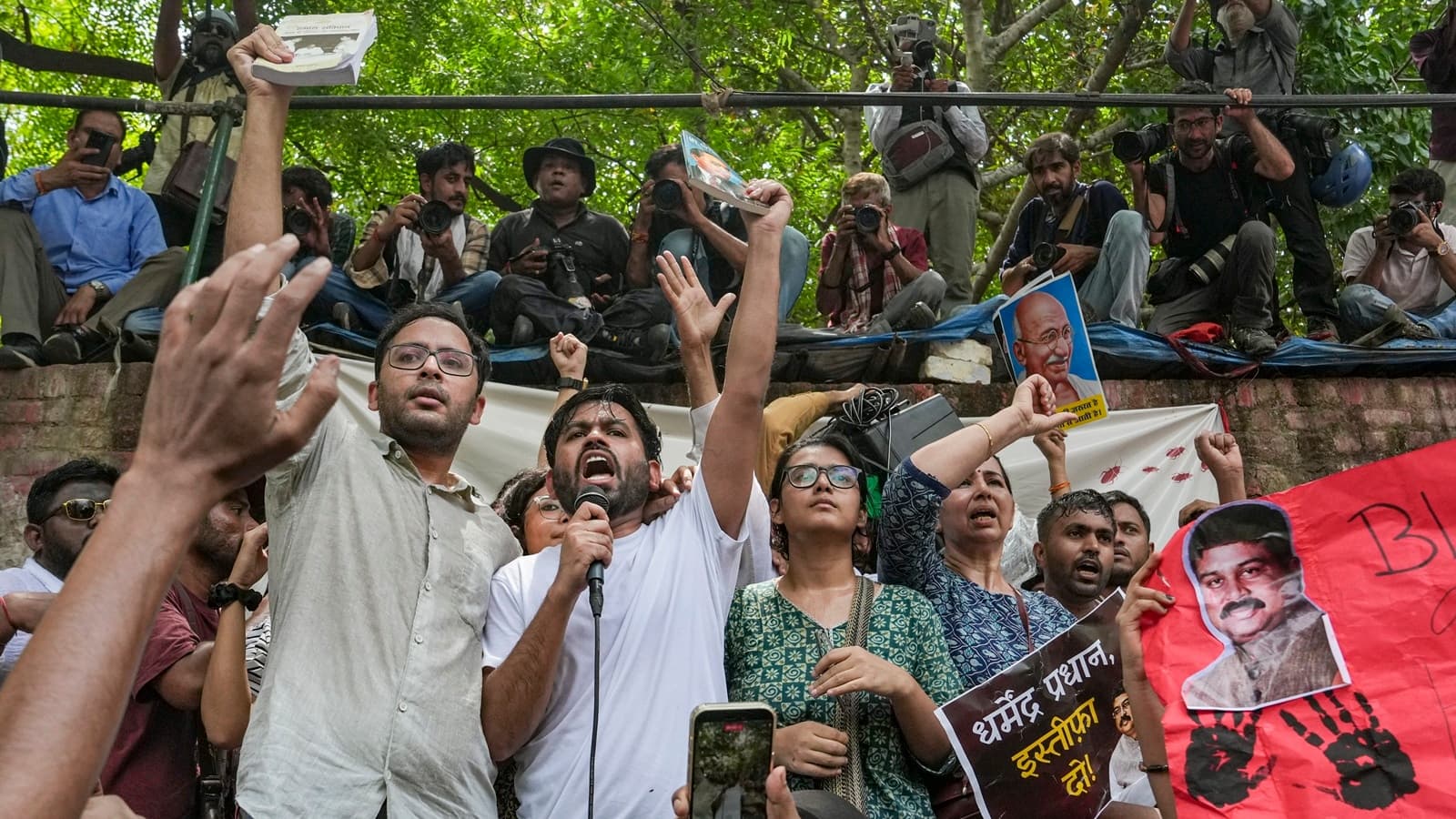Beyond the Hype: Why the Cockroach Janata Party Failed to Replicate the Anna Movement