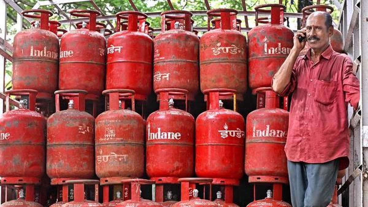 Chennai Households Face Financial Squeeze as Domestic LPG Cylinder Price Hits ₹957.50