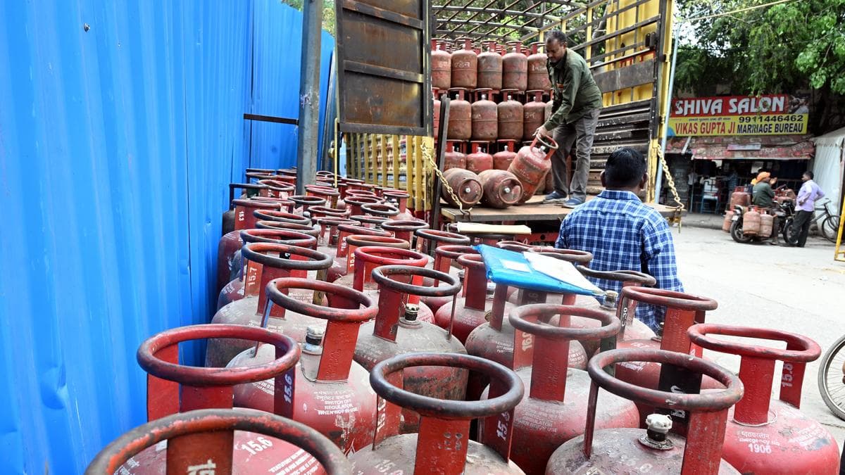 Cooking Gas Costs Surge: Congress Questions Silence of BJP Leaders Over LPG Price Hike