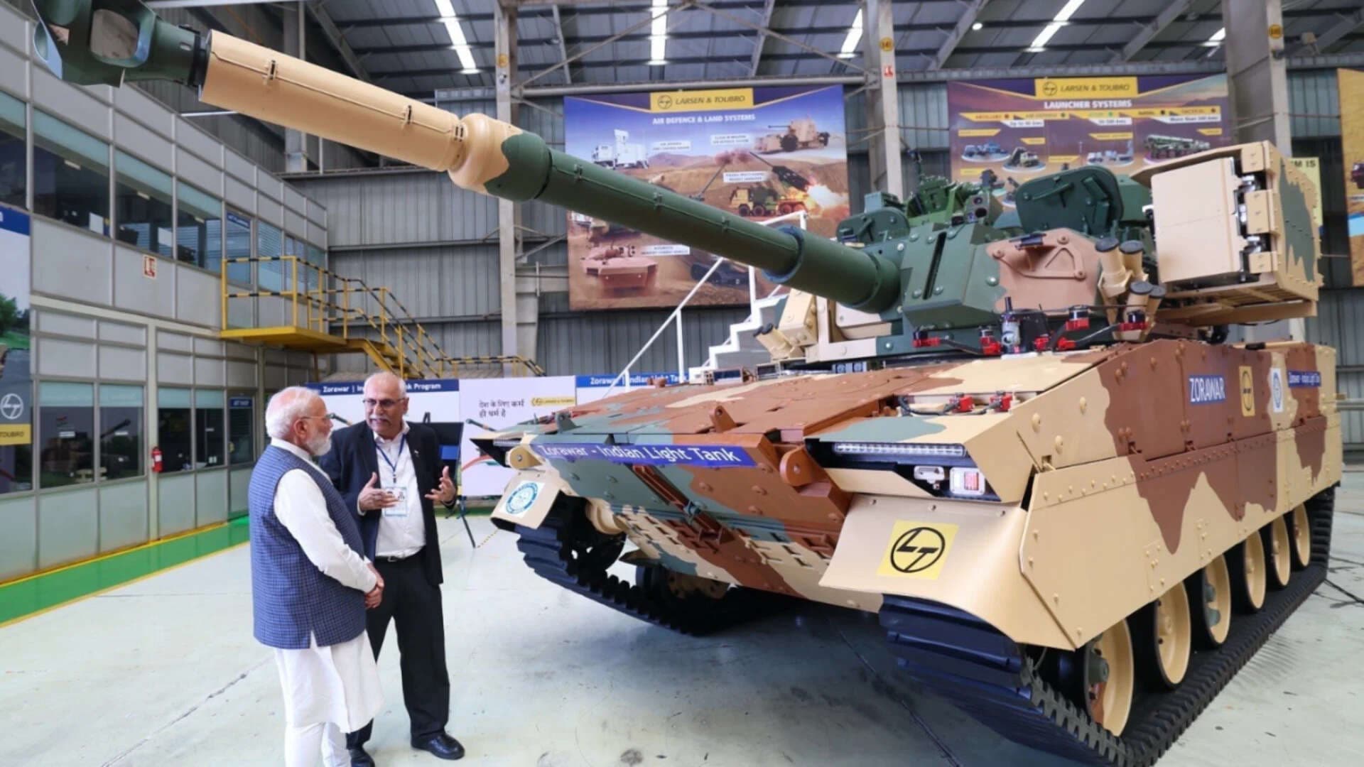 ज़ोरावर से तेजस्त्र तक: पीएम मोदी ने भारत के नेक्स्ट-जेन डिफेंस आर्सेनल का लिया जायजा