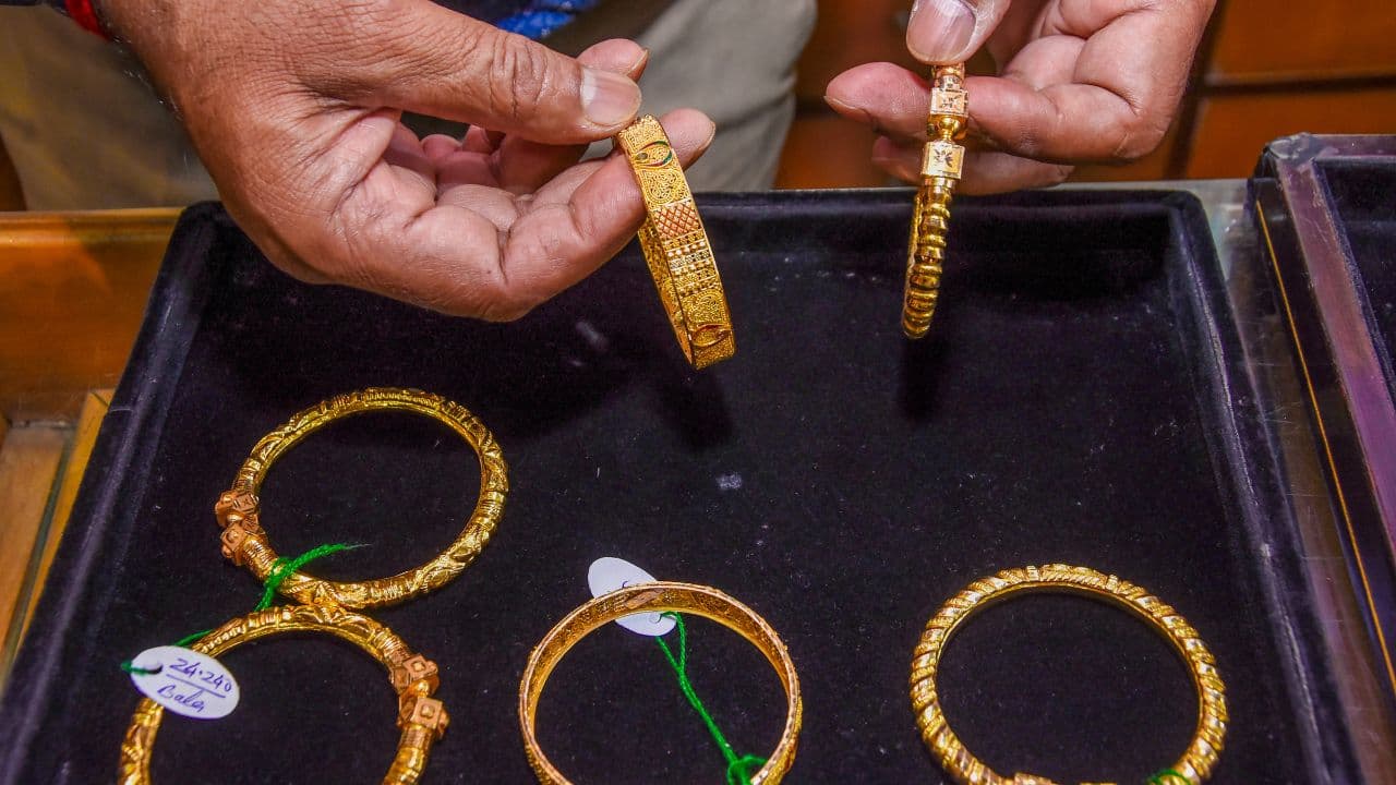 Gold and Silver Rate Today June 7: Markets Face Volatility as Prices Dip Amid Global Uncertainty