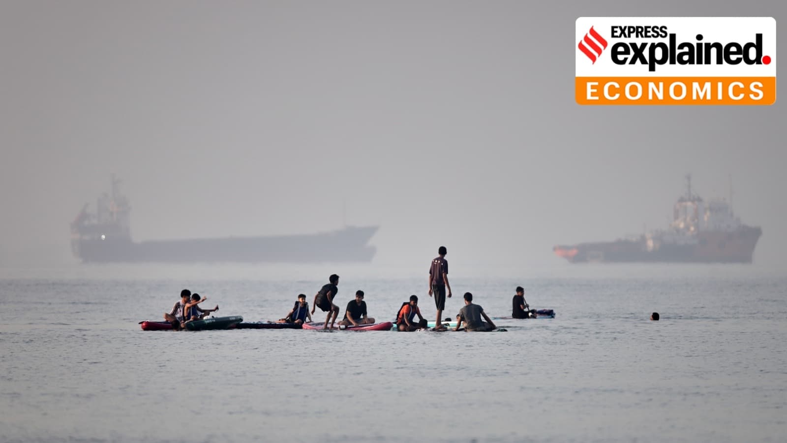 How Shadow Fleet Tankers Are Navigating the Strait of Hormuz Amid Global Tensions