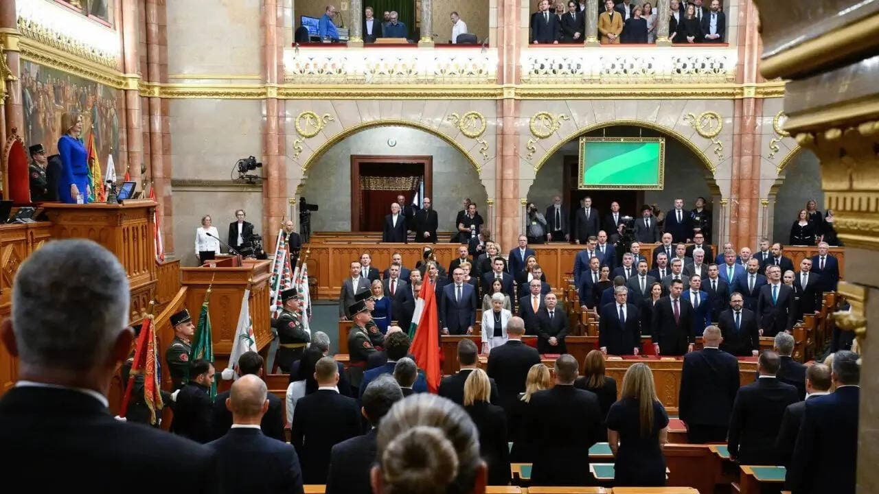 Hungary’s Political Overhaul: Lawmakers Vote to Slash Their Own Salaries by 40%