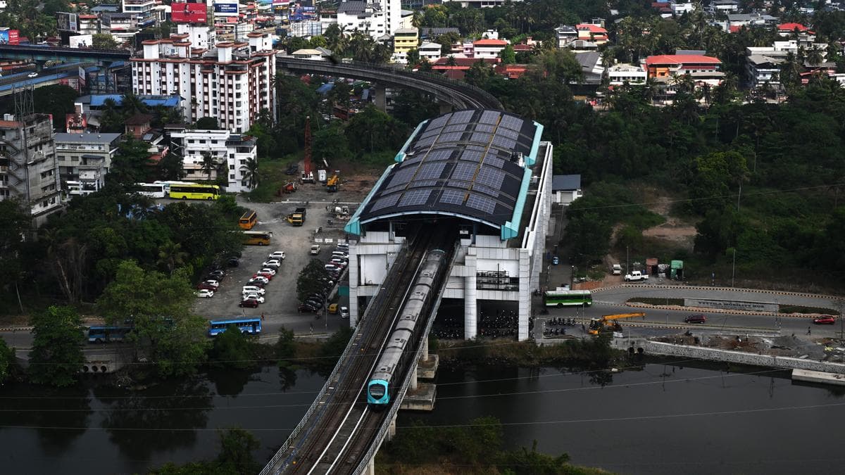 केरल श्वेत पत्र में कोच्चि मेट्रो के लिए नियामक निगरानी का प्रस्ताव
