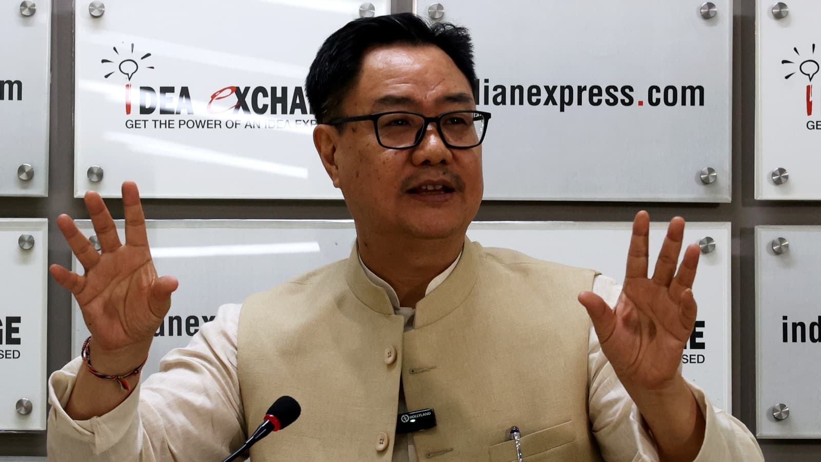 NEET विवाद के बीच किरेन रिजिजू ने शिक्षा मंत्री का बचाव किया, स्वायत्त निकायों की जवाबदेही का हवाला दिया