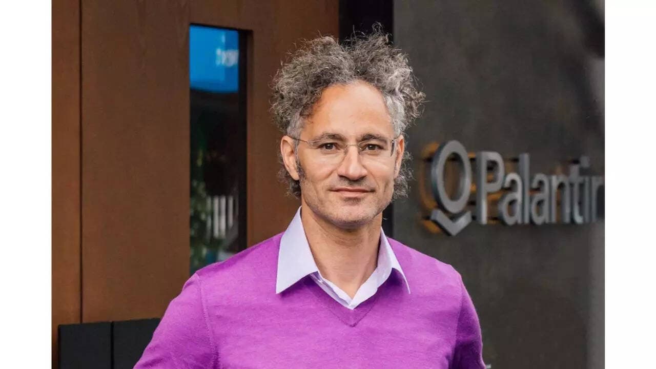 अरबों डॉलर का हैंगओवर: क्यों Palantir के CEO ने इंडस्ट्री की 'टोकनमैक्सिंग' आदत पर उठाए सवाल