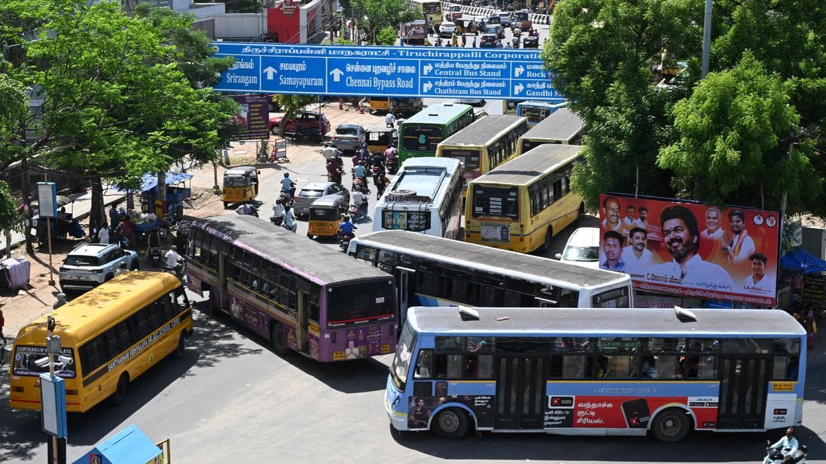 Traffic Gridlock Plagues Tiruchi: The Persistent Crisis at Chathiram Bus Stand